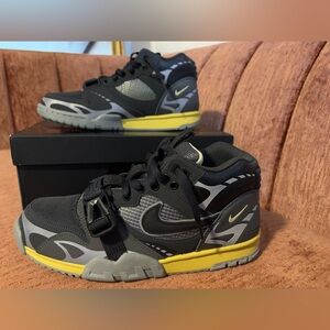 NIKE Air Trainer 1 SP sneakers, Dark Smoke Grey, size 10.